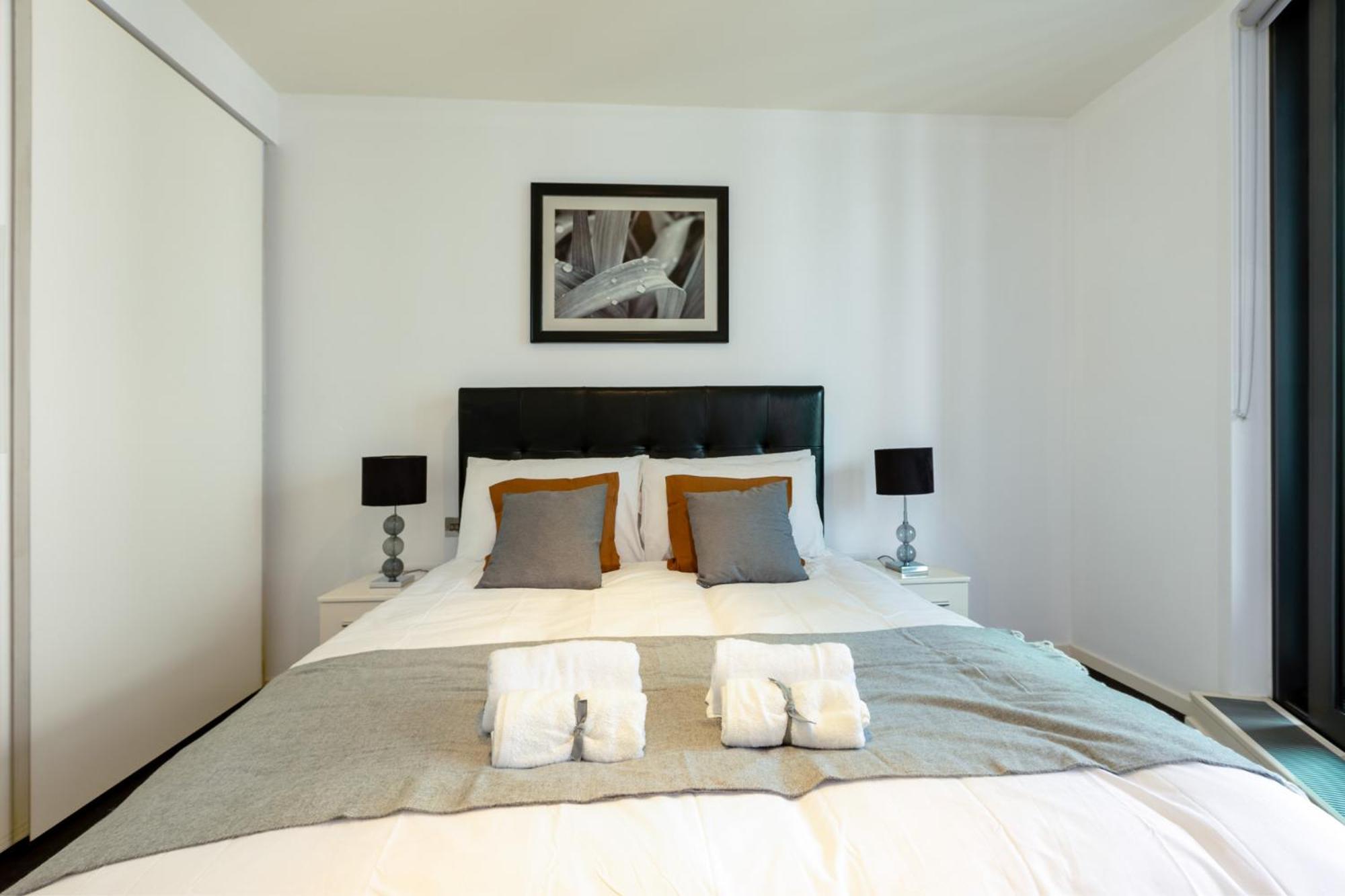 Luxury 1 Bedroom Canary Wharf Couples & Work-friendly Apartamento